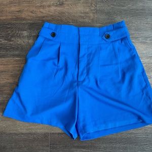 NWT women’s banana republic, size 6, royal blue dressy shorts, so stylish!!